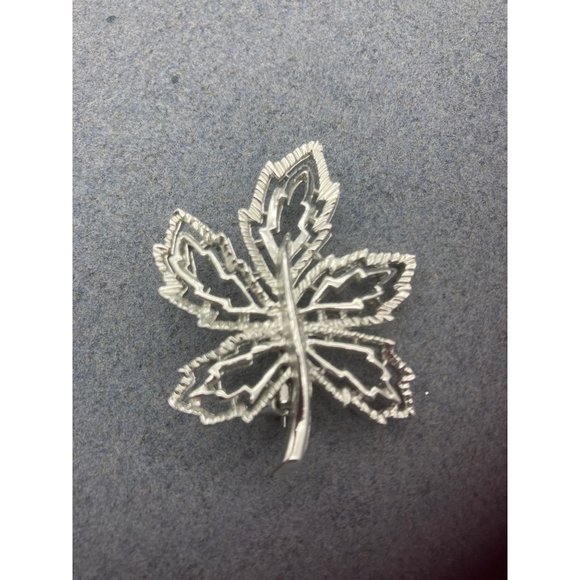 Maple Leaf Pin Brooch Silver Signed Canada Canadian Syrup Openwork Retro Granny - Picture 2 of 6